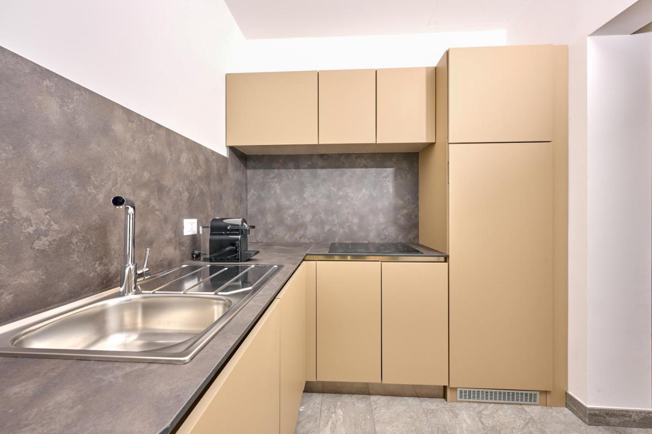 Ca Del Lasco - Modern Apartments In Classic Villa Беллано Экстерьер фото