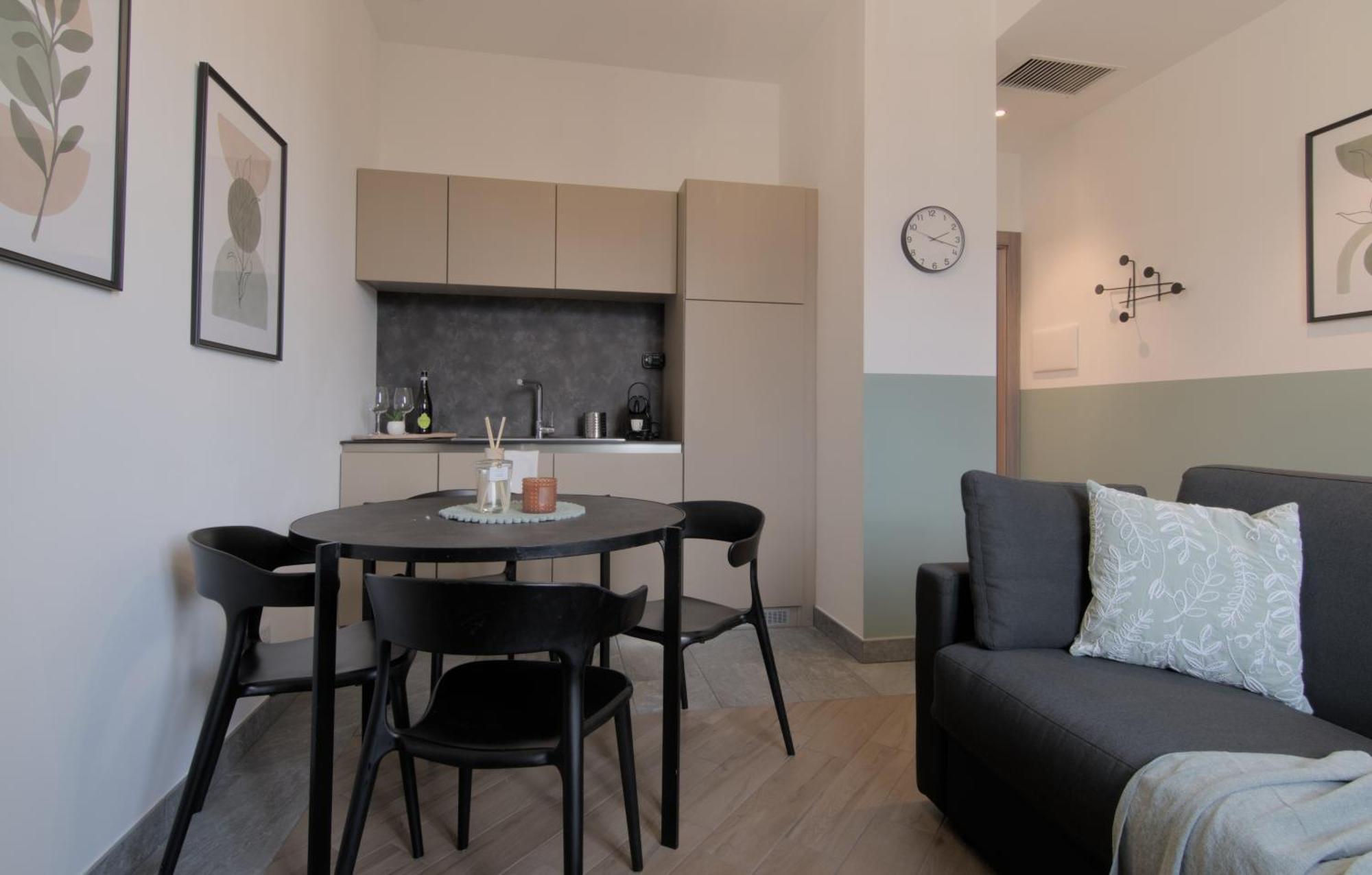 Ca Del Lasco - Modern Apartments In Classic Villa Беллано Экстерьер фото
