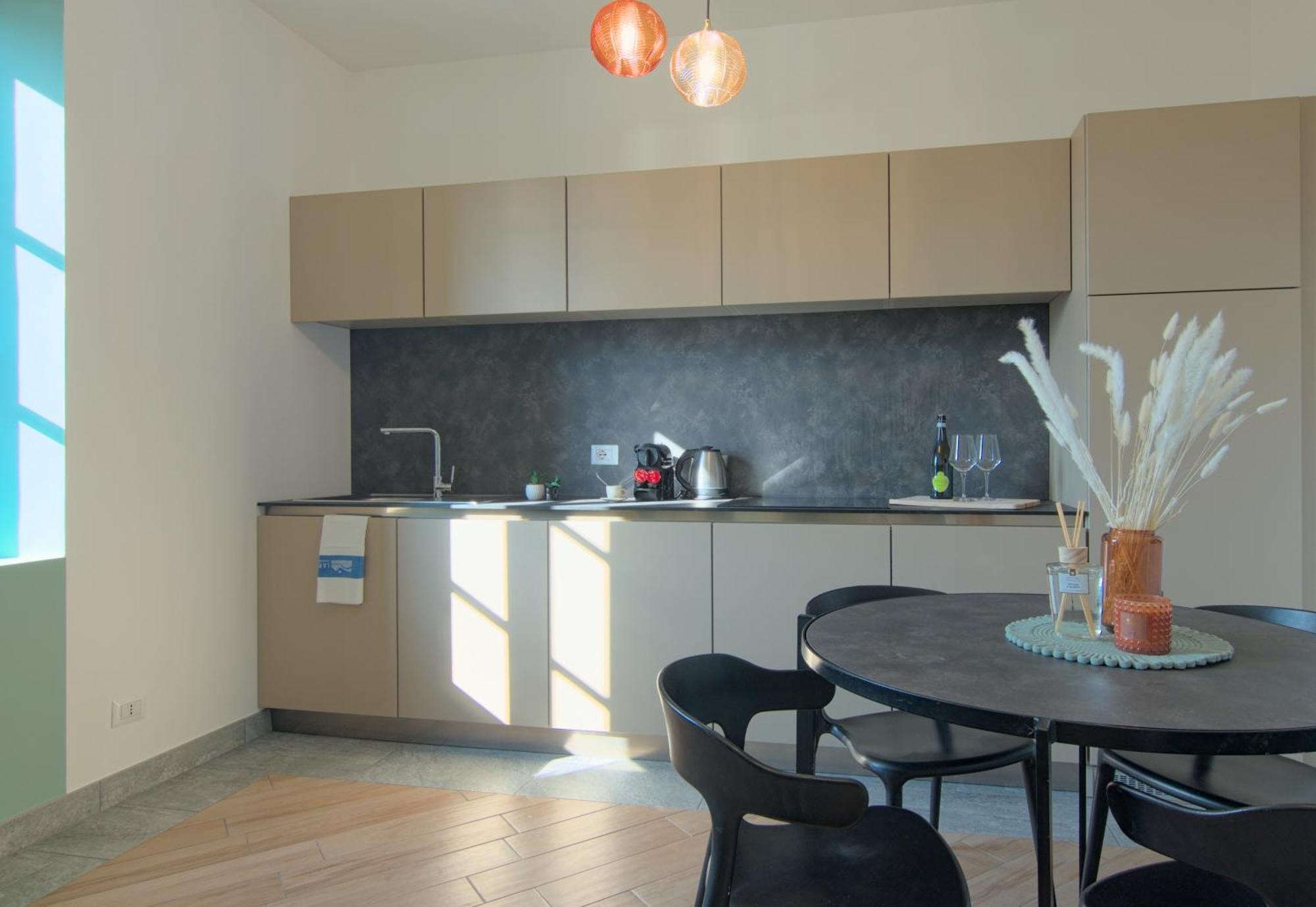 Ca Del Lasco - Modern Apartments In Classic Villa Беллано Экстерьер фото